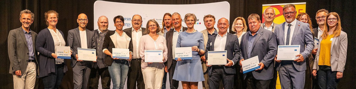 Gruppenfoto der niederösterreichischen e5-Gemeinden bei der European Energy Award Verleihung 2024